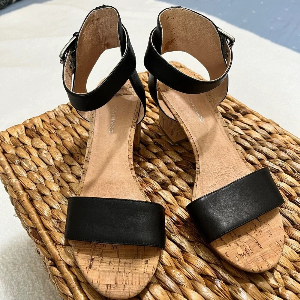 Tony Bianco Women's Sandal Size‎ 7.5 Leather Block Heel Buckle